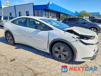 Czwarte zdjęcie samochodu z boku: 2024 TOYOTA PRIUS LE VIN:JTDADABU1R3023622 - miniatura