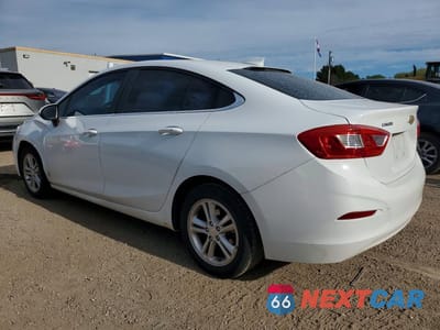 Drugie zdjęcie samochodu z przodu: 2017 CHEVROLET CRUZE LT VIN:1G1BE5SM2H7216015 - miniatura