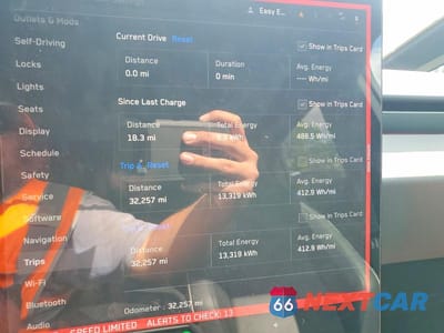 Zdjęcie 9 z 12 samochodu: 2025 TESLA CYBERTRUCK VIN:7G2CEHED6SA063076 - miniatura