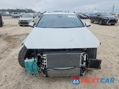 Piąte zdjęcie samochodu w środku: 2021 BMW 228XI VIN:WBA73AK06M7G51753 - miniatura