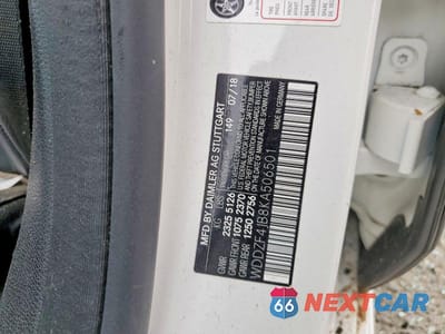 Zdjęcie 12 z 12 samochodu: 2019 MERCEDES-BENZ E 300 VIN:WDDZF4JB8KA506501 - miniatura
