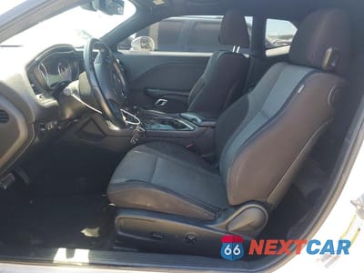 Zdjęcie 7 z 13 samochodu: 2015 DODGE CHALLENGER SXT VIN:2C3CDZAGXFH788778 - miniatura