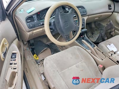 Zdjęcie 8 z 12 samochodu: 1996 HONDA ACCORD LX VIN:1HGCD5639TA020117 - miniatura