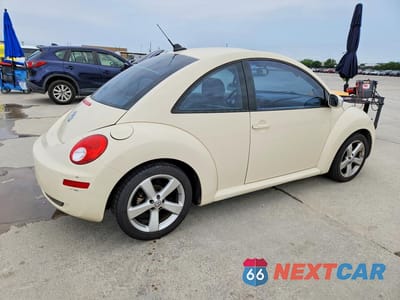 Trzecie zdjęcie samochodu z tyłu: 2008 VOLKSWAGEN NEW BEETLE S VIN:3VWRW31C98M521207 - miniatura