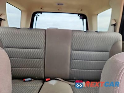 Zdjęcie 10 z 13 samochodu: 2004 FORD ESCAPE XLT VIN:1FMYU93174DA21812 - miniatura