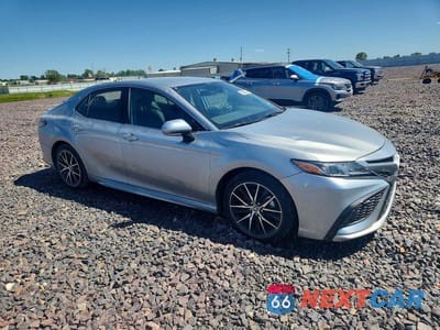 Czwarte zdjęcie samochodu z boku: 2024 TOYOTA CAMRY SE VIN:4T1G11AK9RU202743 - miniatura