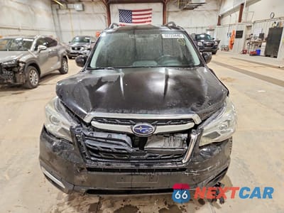 Piąte zdjęcie samochodu w środku: 2017 SUBARU FORESTER 2.5I TOURING VIN:JF2SJAWC1HH803797 - miniatura