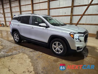 Czwarte zdjęcie samochodu z boku: 2022 GMC TERRAIN SLE VIN:3GKALMEV2NL120923 - miniatura