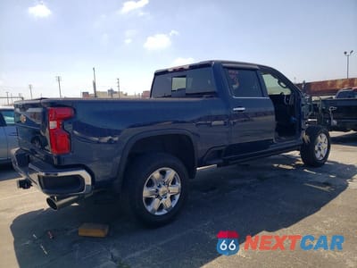 Trzecie zdjęcie samochodu z tyłu: 2022 CHEVROLET SILVERADO K2500 HEAVY DUTY LTZ VIN:1GC4YPEY2NF360036 - miniatura