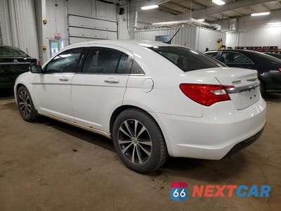 Drugie zdjęcie samochodu z przodu: 2013 CHRYSLER 200 VIN:1C3CCBCG7DN571006 - miniatura