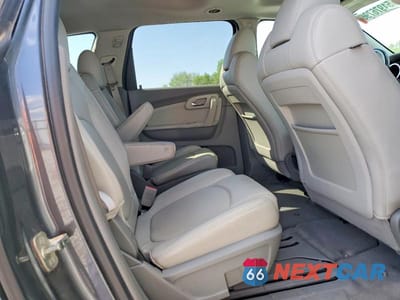 Zdjęcie 11 z 13 samochodu: 2010 CHEVROLET TRAVERSE LT VIN:1GNLVGED2AS132953 - miniatura