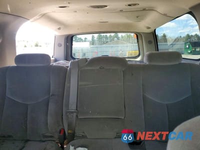 Zdjęcie 10 z 13 samochodu: 2004 GMC YUKON XL K1500 VIN:3GKFK16T44G335103 - miniatura