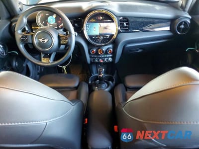 Zdjęcie 8 z 13 samochodu: 2022 MINI COOPER S VIN:WMW53DK02N2P87124 - miniatura