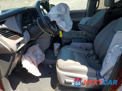Zdjęcie 7 z 13 samochodu: 2020 TOYOTA SIENNA VIN:5TDYZ3DC8LS032050 - miniatura
