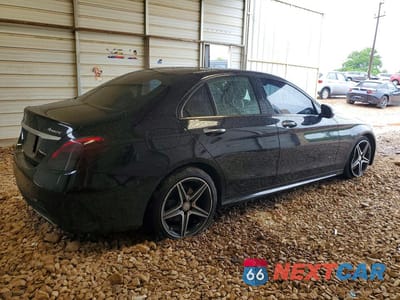Trzecie zdjęcie samochodu z tyłu: 2017 MERCEDES-BENZ C 300 4MATIC VIN:55SWF4KB3HU202745 - miniatura