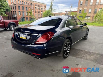 Trzecie zdjęcie samochodu z tyłu: 2017 MERCEDES-BENZ S 550 4MATIC VIN:WDDUG8FBXHA321561 - miniatura