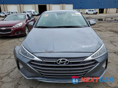Piąte zdjęcie samochodu w środku: 2019 HYUNDAI ELANTRA SEL VIN:KMHD84LF1KU812903 - miniatura