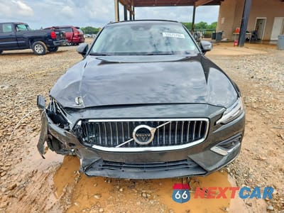 Piąte zdjęcie samochodu w środku: 2022 VOLVO S60 B5 INSCRIPTION VIN:7JRL12TL2NG154205 - miniatura