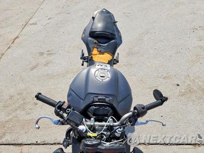Piąte zdjęcie samochodu w środku: 2012 YAMAHA FZ8 N VIN:JYARN27E7CA002666 - miniatura