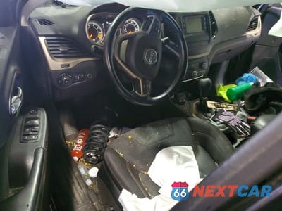 Zdjęcie 8 z 13 samochodu: 2015 JEEP CHEROKEE LATITUDE VIN:1C4PJMCB0FW649559 - miniatura
