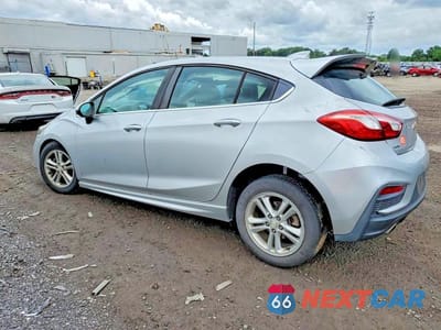 Drugie zdjęcie samochodu z przodu: 2017 CHEVROLET CRUZE LT VIN:3G1BE6SM3HS512247 - miniatura