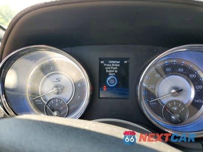 Zdjęcie 9 z 12 samochodu: 2014 CHRYSLER 300 S VIN:2C3CCABG7EH373175 - miniatura