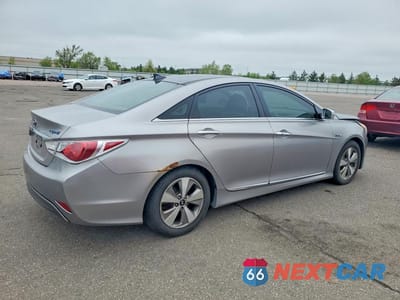 Trzecie zdjęcie samochodu z tyłu: 2012 HYUNDAI SONATA HYBRID VIN:KMHEC4A49CA046961 - miniatura