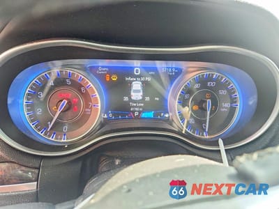 Zdjęcie 9 z 13 samochodu: 2018 CHRYSLER 300 LIMITED VIN:2C3CCAKG1JH250384 - miniatura