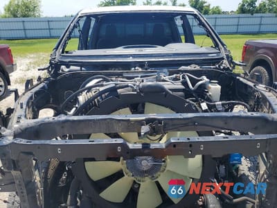 Zdjęcie 7 z 10 samochodu: 2024 GMC SIERRA K3500 DENALI ULTIMATE VIN:1GT49YEY5RF230146 - miniatura