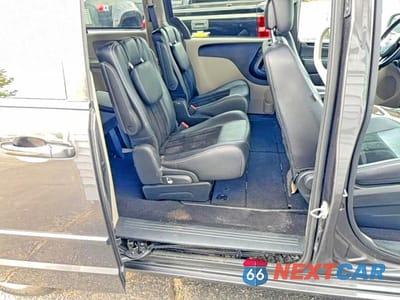 Zdjęcie 6 z 10 samochodu: 2017 DODGE GRAND CARAVAN SXT VIN:2C4RDGCGXHR573924 - miniatura