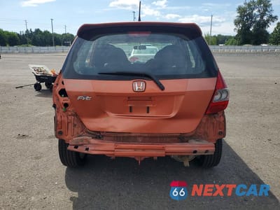 Zdjęcie 6 z 13 samochodu: 2008 HONDA FIT SPORT VIN:JHMGD38668S062143 - miniatura
