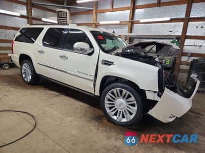 Czwarte zdjęcie samochodu z boku: 2014 CADILLAC ESCALADE ESV PLATINUM VIN:1GYS4KEF8ER112547 - miniatura