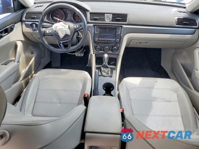 Zdjęcie 8 z 13 samochodu: 2017 VOLKSWAGEN PASSAT R-LINE VIN:1VWDT7A34HC054533 - miniatura