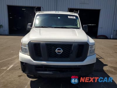 Piąte zdjęcie samochodu w środku: 2016 NISSAN NV 1500 S VIN:1N6BF0KM4GN811673 - miniatura