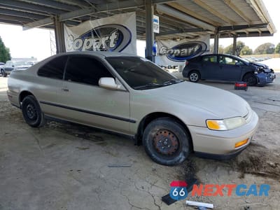Czwarte zdjęcie samochodu z boku: 1995 HONDA ACCORD LX VIN:1HGCD7237SA001453 - miniatura