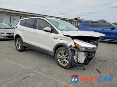 Czwarte zdjęcie samochodu z boku: 2018 FORD ESCAPE SEL VIN:1FMCU0HD0JUB81289 - miniatura