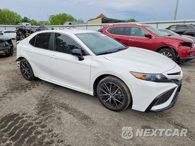 Czwarte zdjęcie samochodu z boku: 2024 TOYOTA CAMRY SE VIN:4T1G11AK8RU905847 - miniatura
