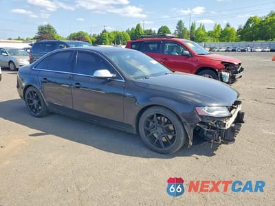 Czwarte zdjęcie samochodu z boku: 2010 AUDI S4 PREMIUM PLUS VIN:WAUBGAFL9AA155490 - miniatura