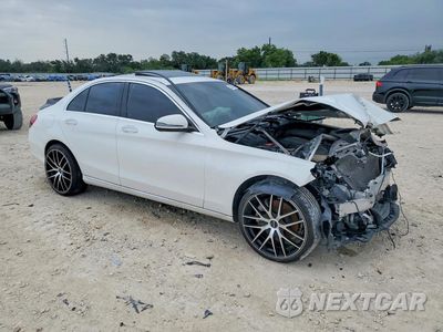 Czwarte zdjęcie samochodu z boku: 2018 MERCEDES-BENZ C 300 4MATIC VIN:55SWF4KB0JU248197 - miniatura