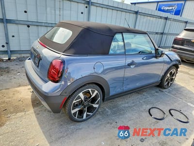 Trzecie zdjęcie samochodu z tyłu: 2025 MINI COOPER S VIN:WMW23GX09S2X55053 - miniatura