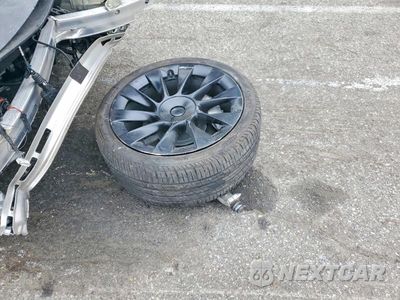 Zdjęcie 13 z 14 samochodu: 2024 TESLA MODEL Y VIN:7SAYGDED2RF020317 - miniatura