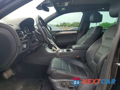 Zdjęcie 7 z 14 samochodu: 2017 VOLKSWAGEN TOUAREG WOLFSBURG VIN:WVGRF7BP3HD004584 - miniatura