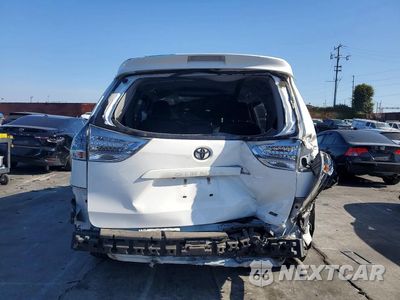 Zdjęcie 6 z 13 samochodu: 2016 TOYOTA SIENNA SE PREMIUM 8-PASSENGER VIN:5TDXK3DCXGS721870 - miniatura
