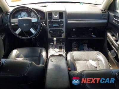 Zdjęcie 8 z 12 samochodu: 2009 CHRYSLER 300 TOURING VIN:2C3LA53V49H564259 - miniatura