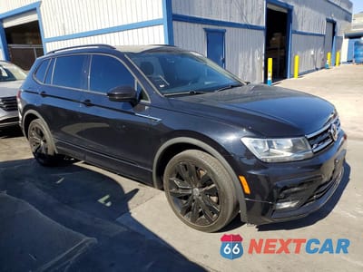 Czwarte zdjęcie samochodu z boku: 2021 VOLKSWAGEN TIGUAN SE VIN:3VV3B7AX9MM049410 - miniatura