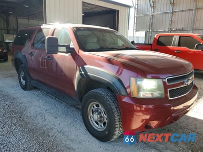Czwarte zdjęcie samochodu z boku: 2008 CHEVROLET SUBURBAN K2500 VIN:3GNGK26K38G191442 - miniatura