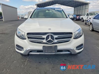 Piąte zdjęcie samochodu w środku: 2017 MERCEDES-BENZ GLC 300 4MATIC VIN:WDC0G4KB7HF235807 - miniatura