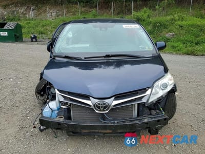 Piąte zdjęcie samochodu w środku: 2020 TOYOTA SIENNA XLE 7-PASSENGER VIN:5TDDZ3DC6LS242788 - miniatura