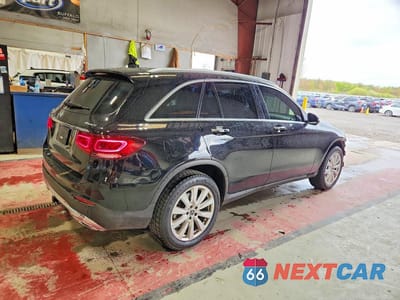 Trzecie zdjęcie samochodu z tyłu: 2020 MERCEDES-BENZ GLC 300 4MATIC VIN:WDC0G8EB2LF682556 - miniatura