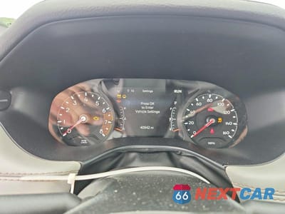 Zdjęcie 9 z 13 samochodu: 2025 JEEP COMPASS LIMITED VIN:3C4NJDCN3ST522550 - miniatura
